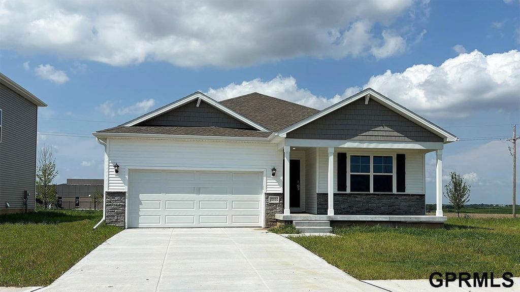 8520 S 179th Street, Omaha, NE 68137