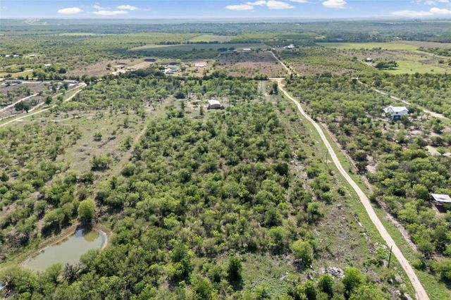 3882 Dry Creek RD, Lockhart, TX 78644