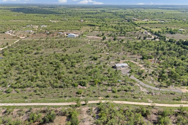 3882 Dry Creek RD, Lockhart, TX 78644