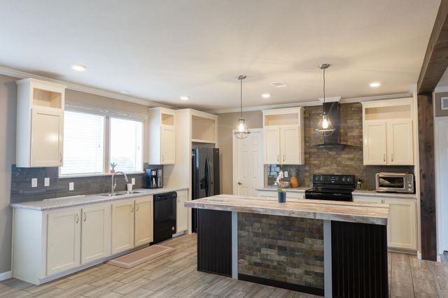 3882 Dry Creek RD, Lockhart, TX 78644