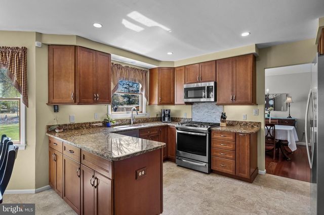 446 PROSPECT AVE, West Berlin, NJ 08091