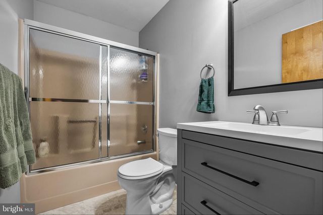 446 PROSPECT AVE, West Berlin, NJ 08091