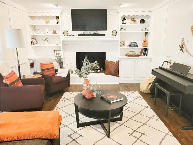 8595 Woodledge Lane, Roswell, GA 30076