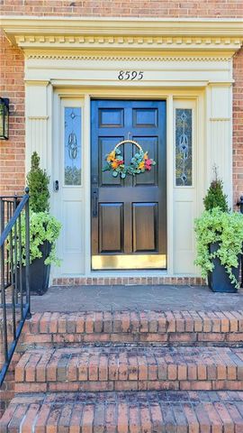 8595 Woodledge Lane, Roswell, GA 30076