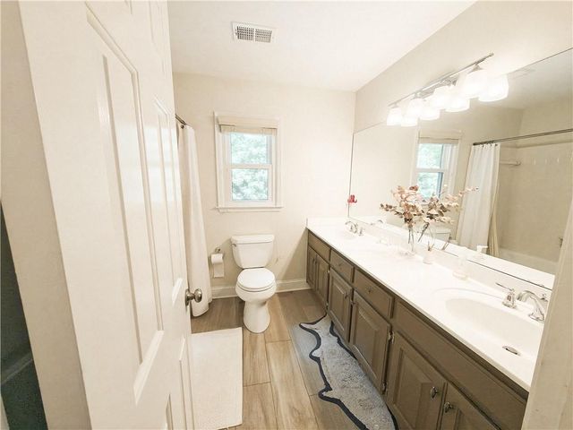 8595 Woodledge Lane, Roswell, GA 30076
