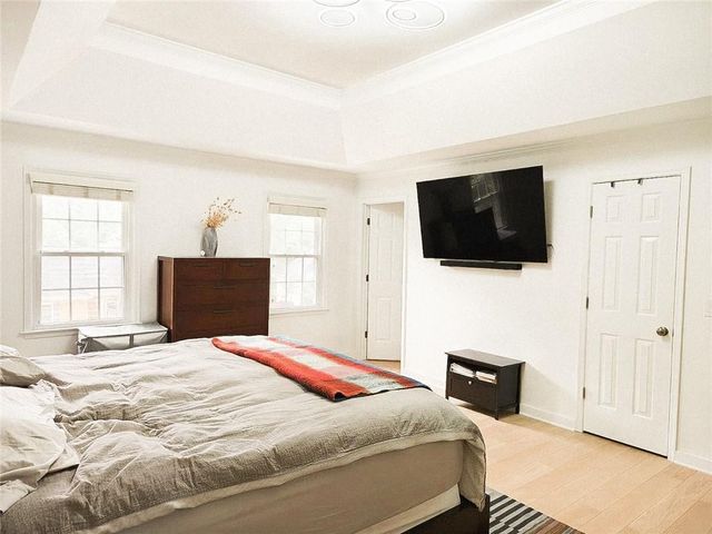 8595 Woodledge Lane, Roswell, GA 30076