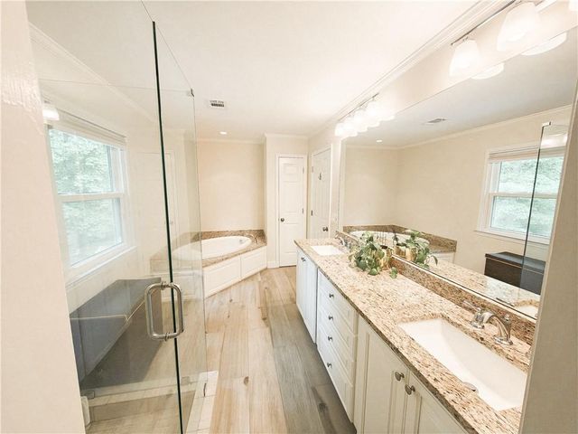 8595 Woodledge Lane, Roswell, GA 30076