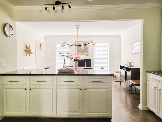8595 Woodledge Lane, Roswell, GA 30076