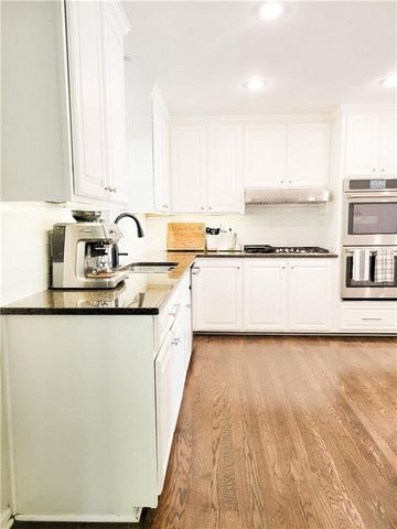 8595 Woodledge Lane, Roswell, GA 30076
