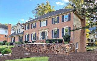 8595 Woodledge Lane, Roswell, GA 30076