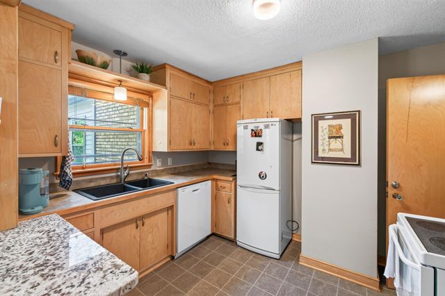 444 Lexington Parkway S 2, Saint Paul, MN 55105