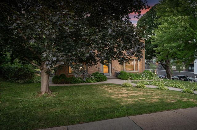 444 Lexington Parkway S 2, Saint Paul, MN 55105