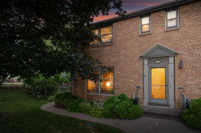 444 Lexington Parkway S 2, Saint Paul, MN 55105