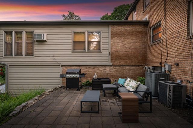 444 Lexington Parkway S 2, Saint Paul, MN 55105