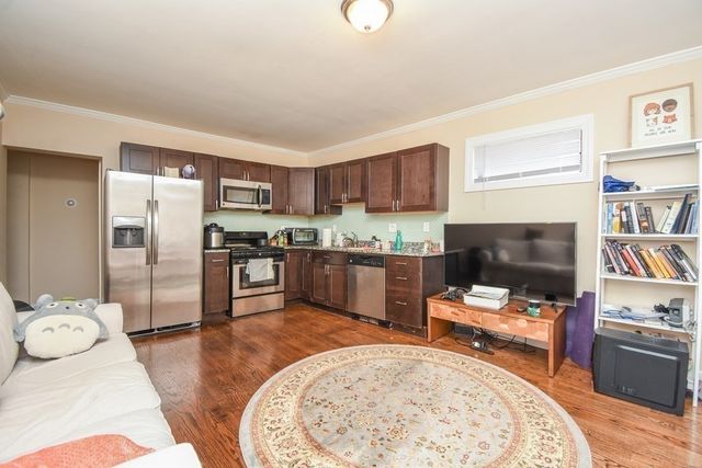 75 Elm, Watertown, MA 02472