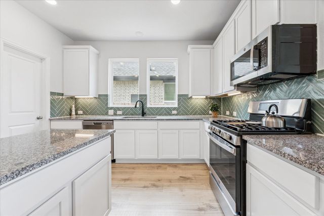 684 Sugar Cane RD, Buda, TX 78610