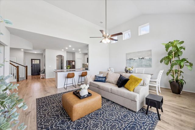 684 Sugar Cane RD, Buda, TX 78610