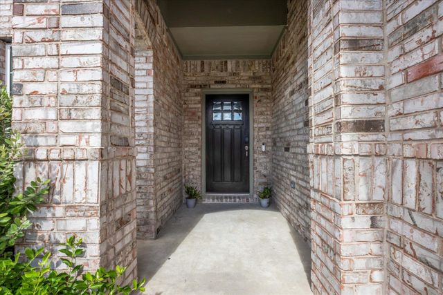 684 Sugar Cane RD, Buda, TX 78610