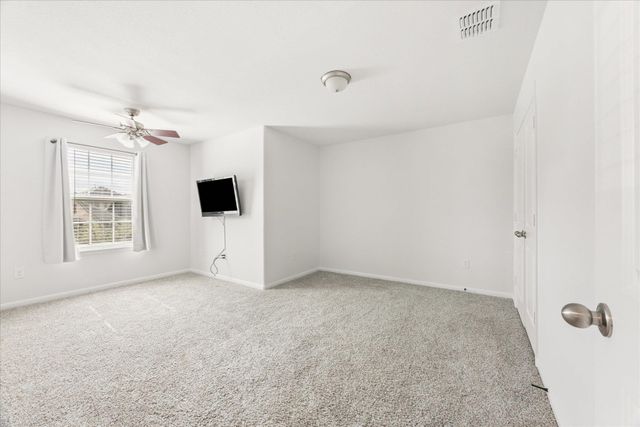 684 Sugar Cane RD, Buda, TX 78610