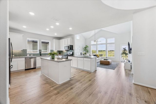 684 Sugar Cane RD, Buda, TX 78610