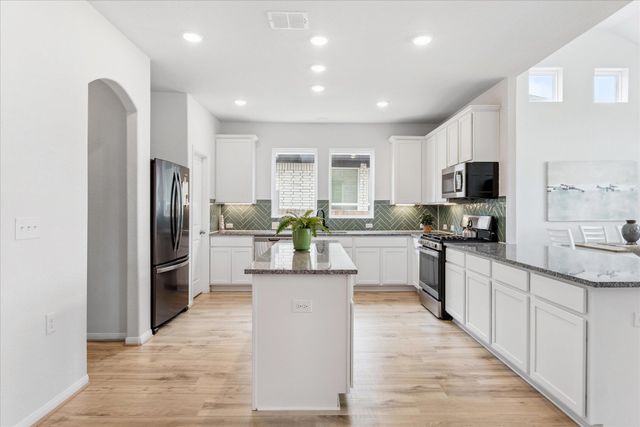 684 Sugar Cane RD, Buda, TX 78610