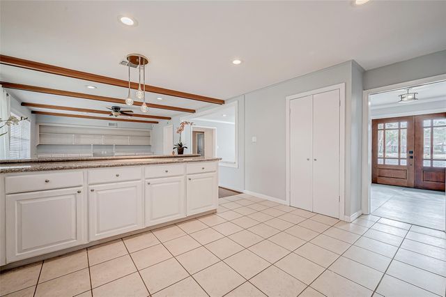 8002 Richmond Avenue, Houston, TX 77063