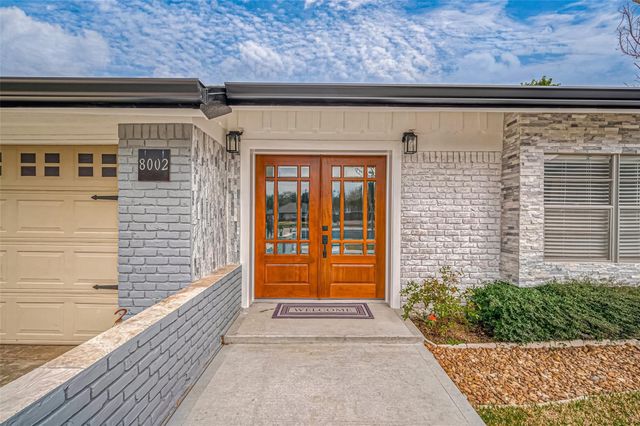 8002 Richmond Avenue, Houston, TX 77063