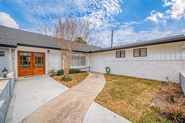 8002 Richmond Avenue, Houston, TX 77063