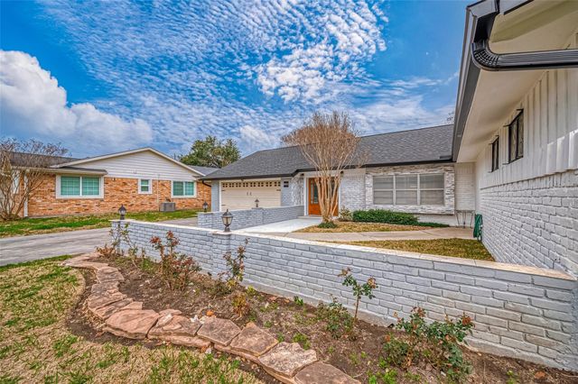 8002 Richmond Avenue, Houston, TX 77063