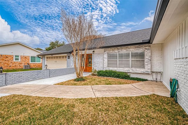 8002 Richmond Avenue, Houston, TX 77063