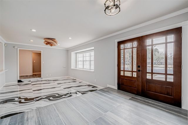 8002 Richmond Avenue, Houston, TX 77063