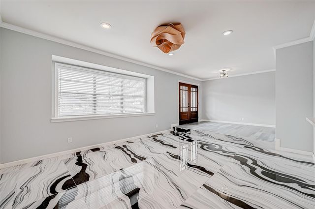 8002 Richmond Avenue, Houston, TX 77063