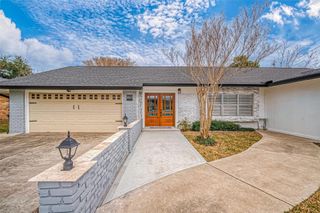 8002 Richmond Avenue, Houston, TX 77063