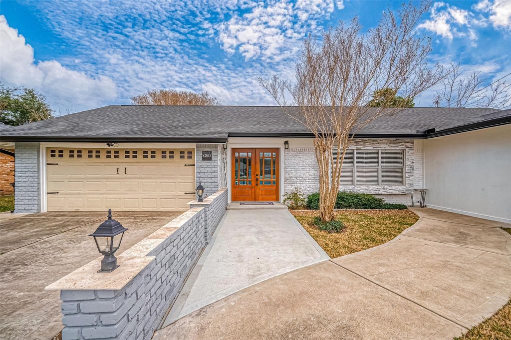 8002 Richmond Avenue, Houston, TX 77063