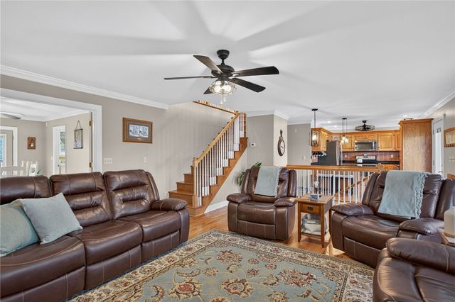 113 Panda Parkway, Tamassee, SC 29686
