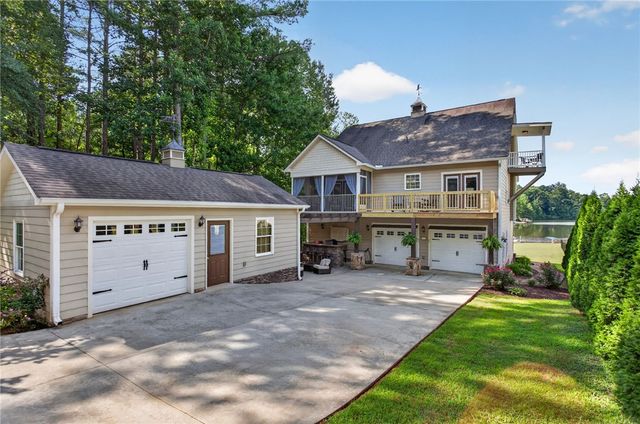 113 Panda Parkway, Tamassee, SC 29686