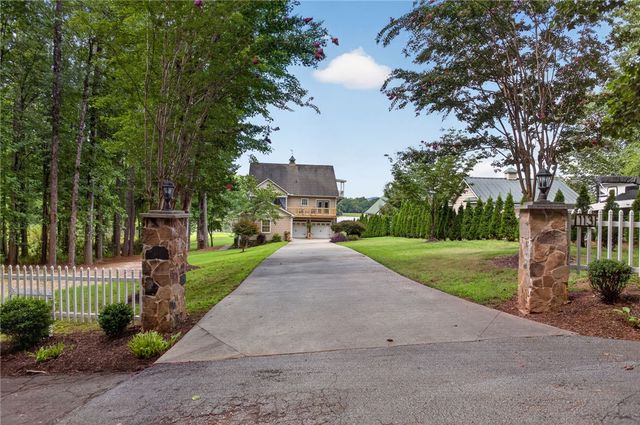 113 Panda Parkway, Tamassee, SC 29686