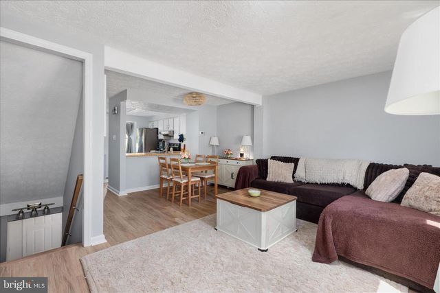 8307 CRESTMONT CIR, Springfield, VA 22153