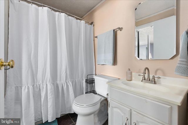 8307 CRESTMONT CIR, Springfield, VA 22153