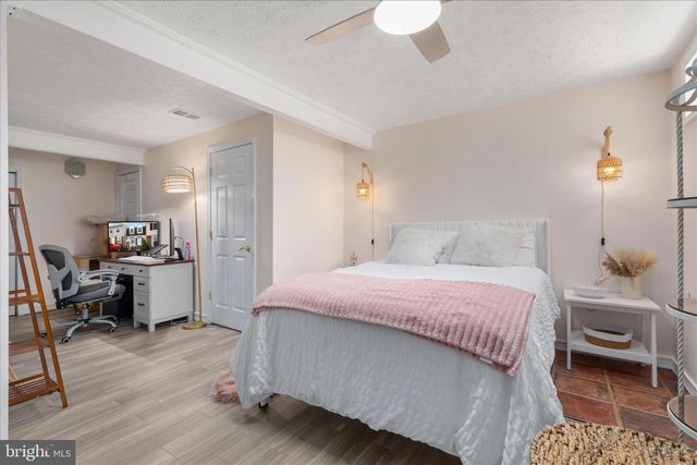 8307 CRESTMONT CIR, Springfield, VA 22153