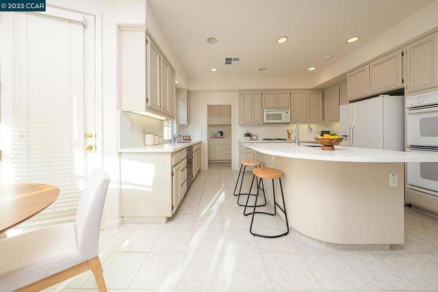 2222 Dewberry Dr, San Ramon, CA 94582