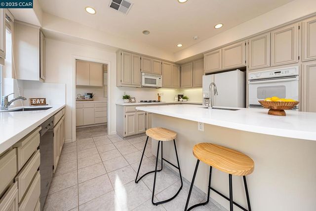 2222 Dewberry Dr, San Ramon, CA 94582