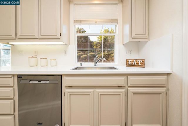 2222 Dewberry Dr, San Ramon, CA 94582