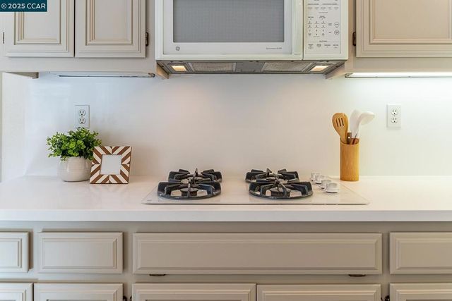 2222 Dewberry Dr, San Ramon, CA 94582