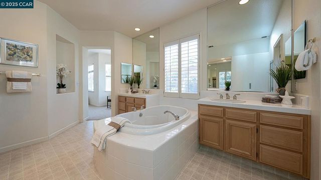 2222 Dewberry Dr, San Ramon, CA 94582