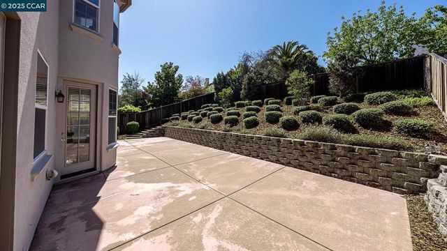2222 Dewberry Dr, San Ramon, CA 94582