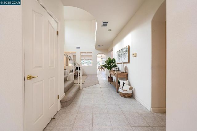 2222 Dewberry Dr, San Ramon, CA 94582