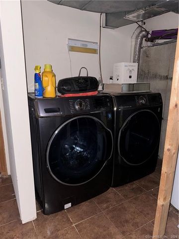 41 Nash Place B, Norwalk, CT 06854