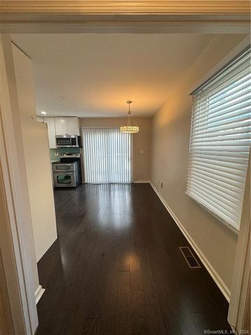 41 Nash Place B, Norwalk, CT 06854