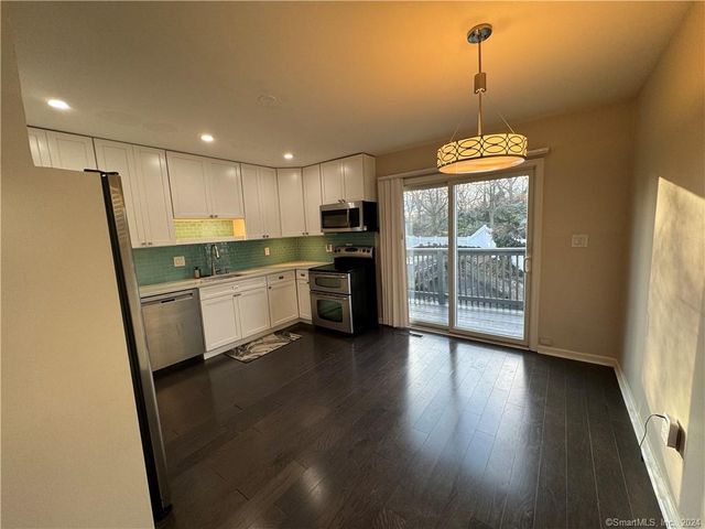 41 Nash Place B, Norwalk, CT 06854